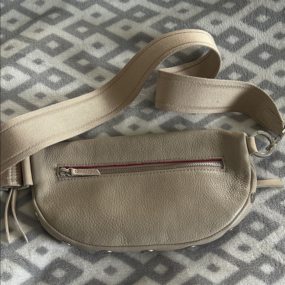 Minimal Leather Belt Bag in Taupe - Picture 5 of 6